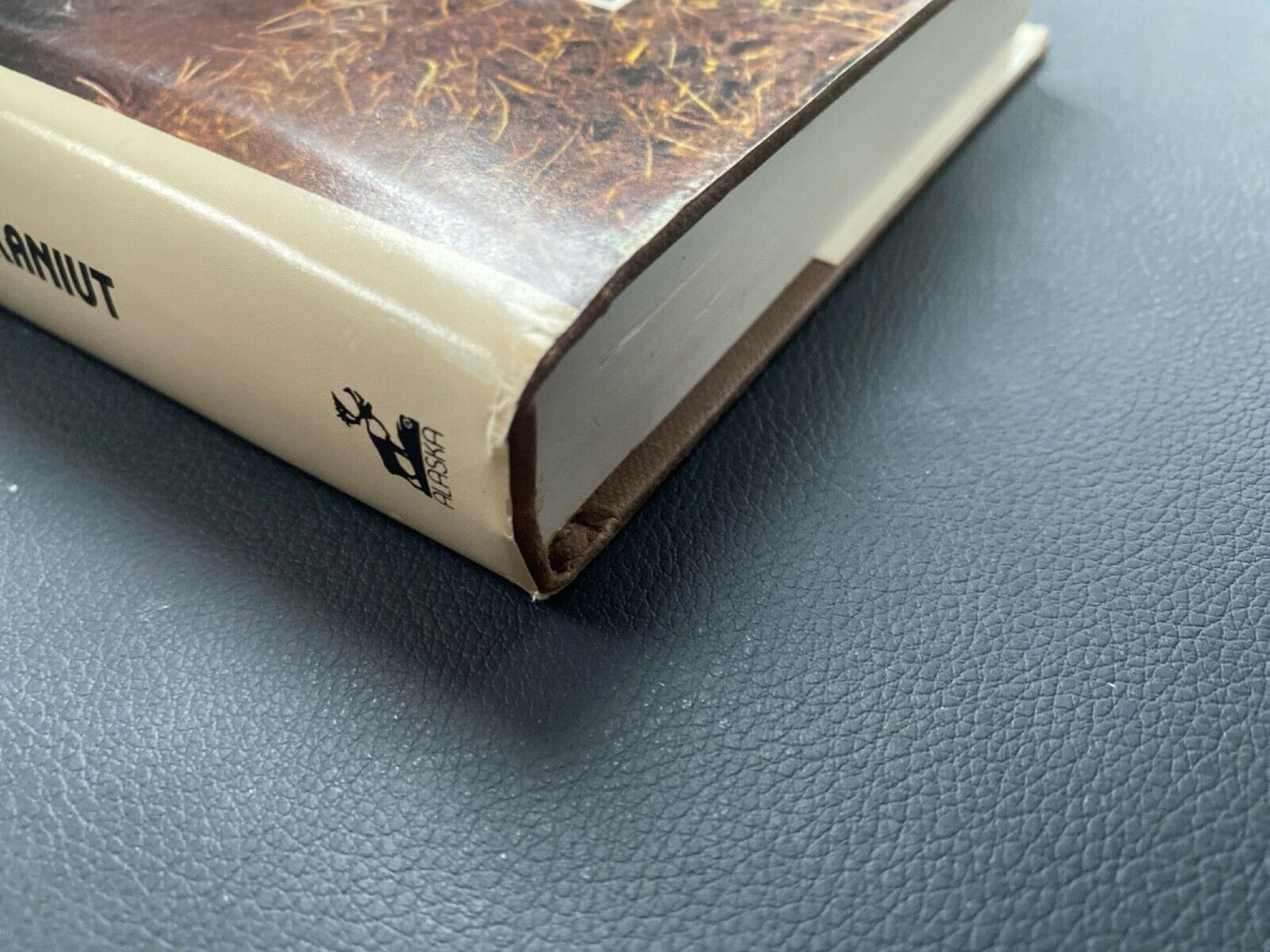 Alaska Bear Tales by Larry Kaniut 1990 Alaska Northwest Press Hardcover