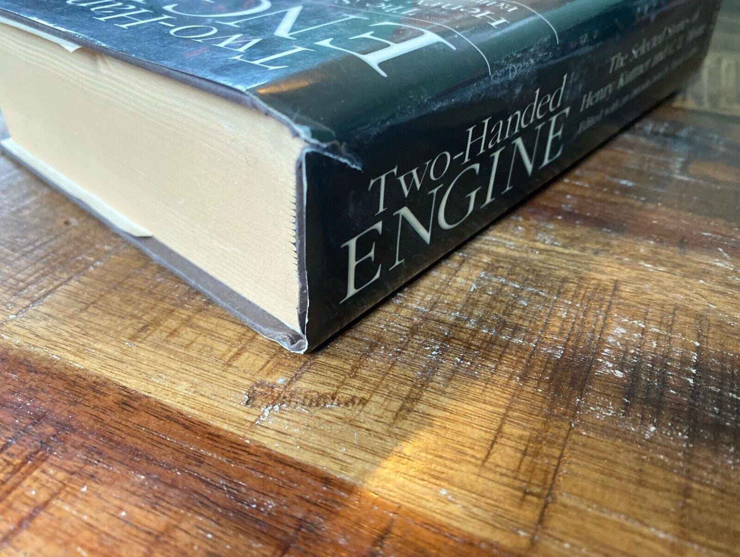 Two Handed Engine: The Selected Stories of Henry Kuttner & C.L. Moore Centipede