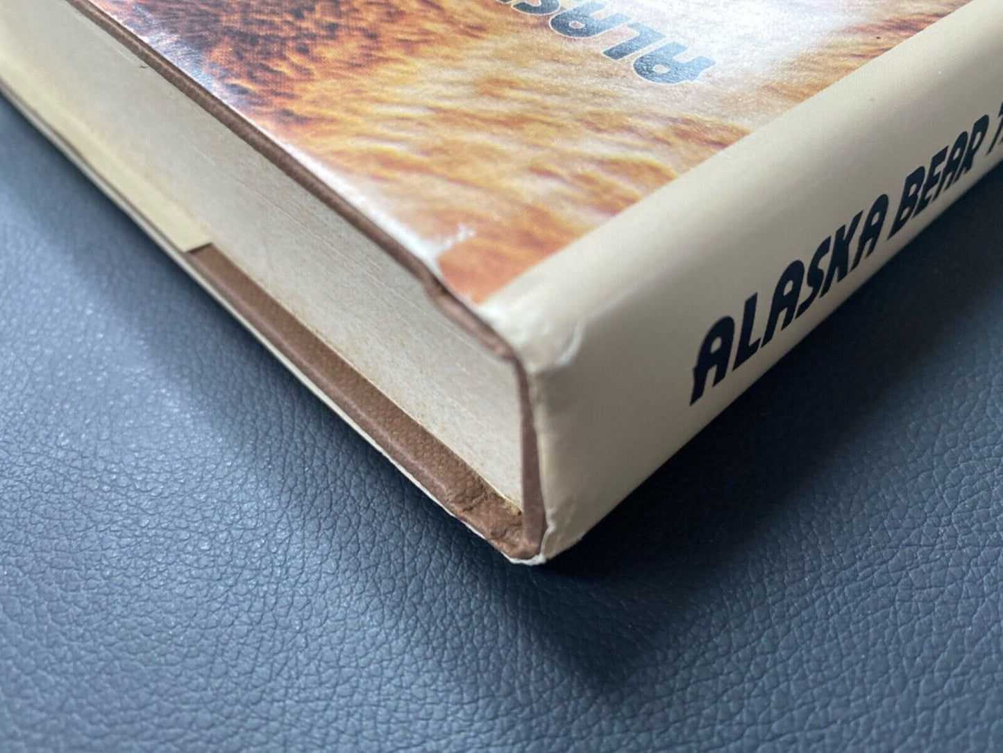 Alaska Bear Tales by Larry Kaniut 1990 Alaska Northwest Press Hardcover