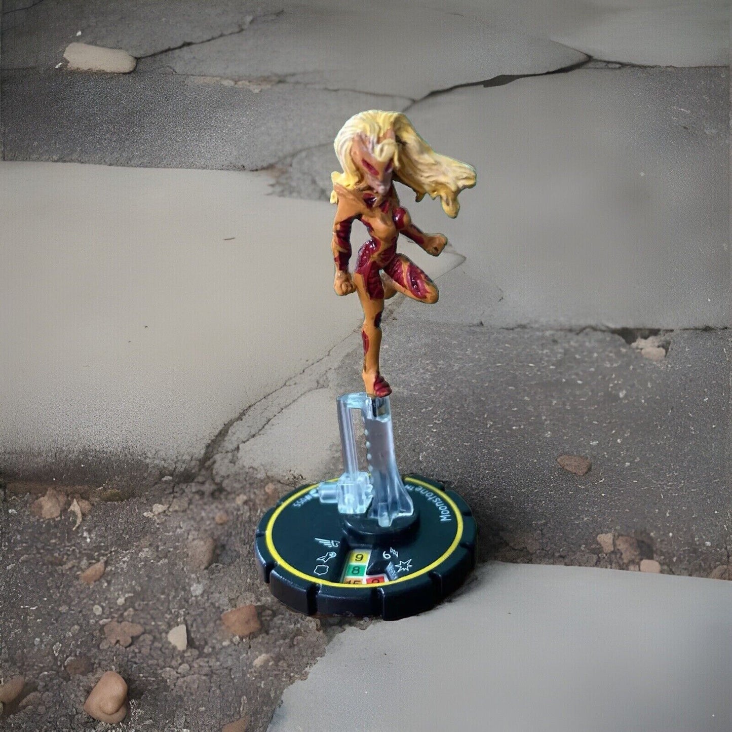 Heroclix Marvel Critical Mass #055 Moonstone Rookie Yellow