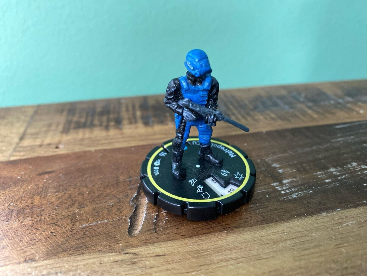 Heroclix DC Hypertime #004 Metropolis SCU Rookie Yellow