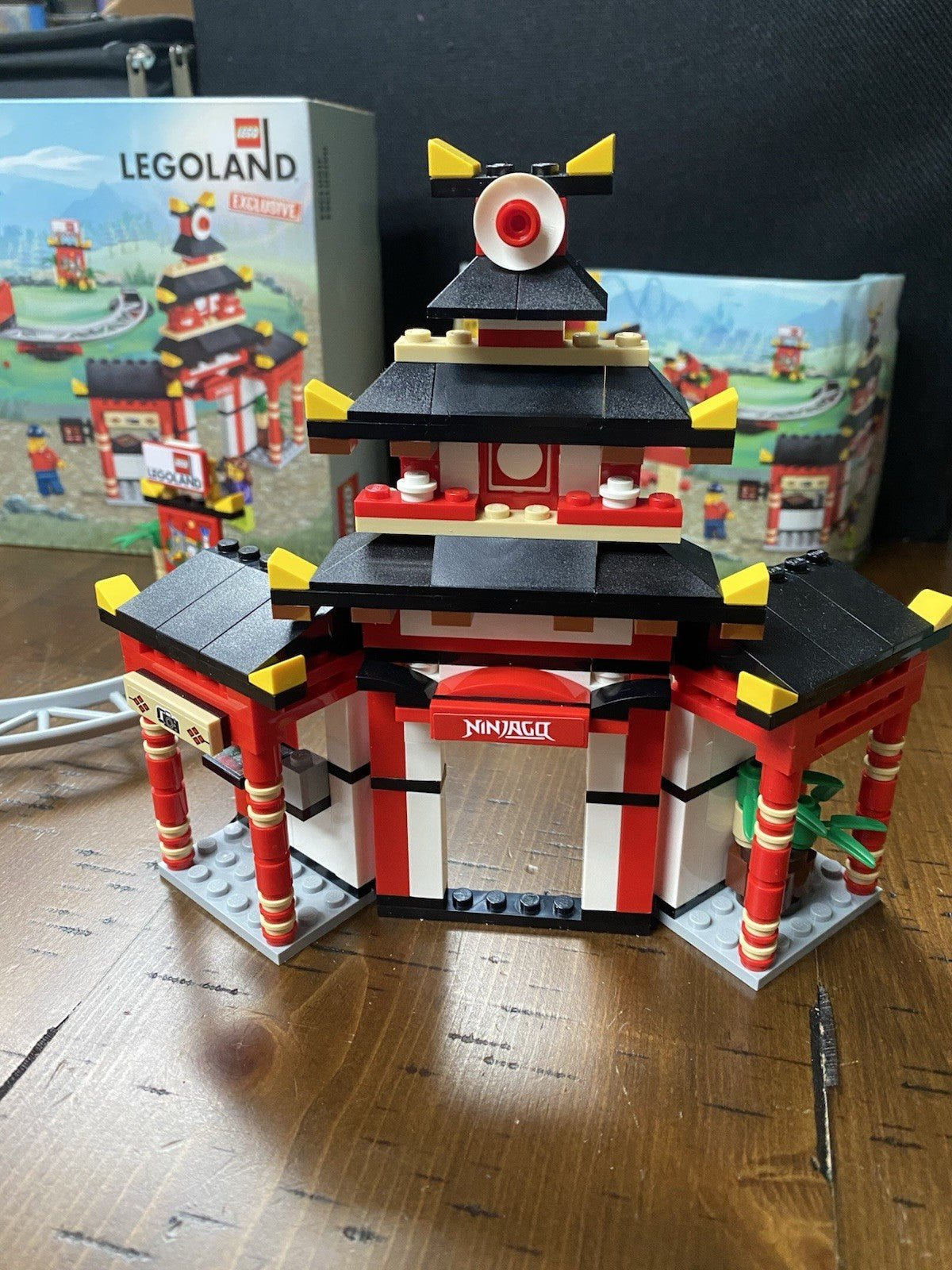 Lego Legoland Exclusive 400 Pieces, Set 40429 Complete Open Box