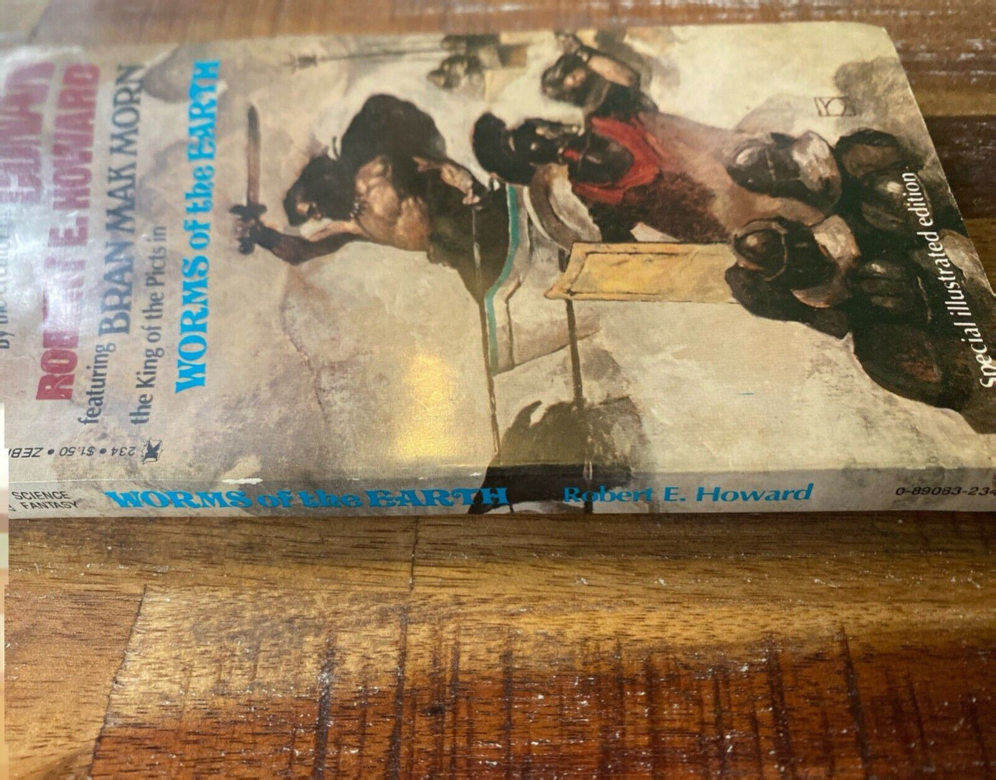 Worms of the Earth by Robert E. Howard 1977 Zebra 234 Paperback