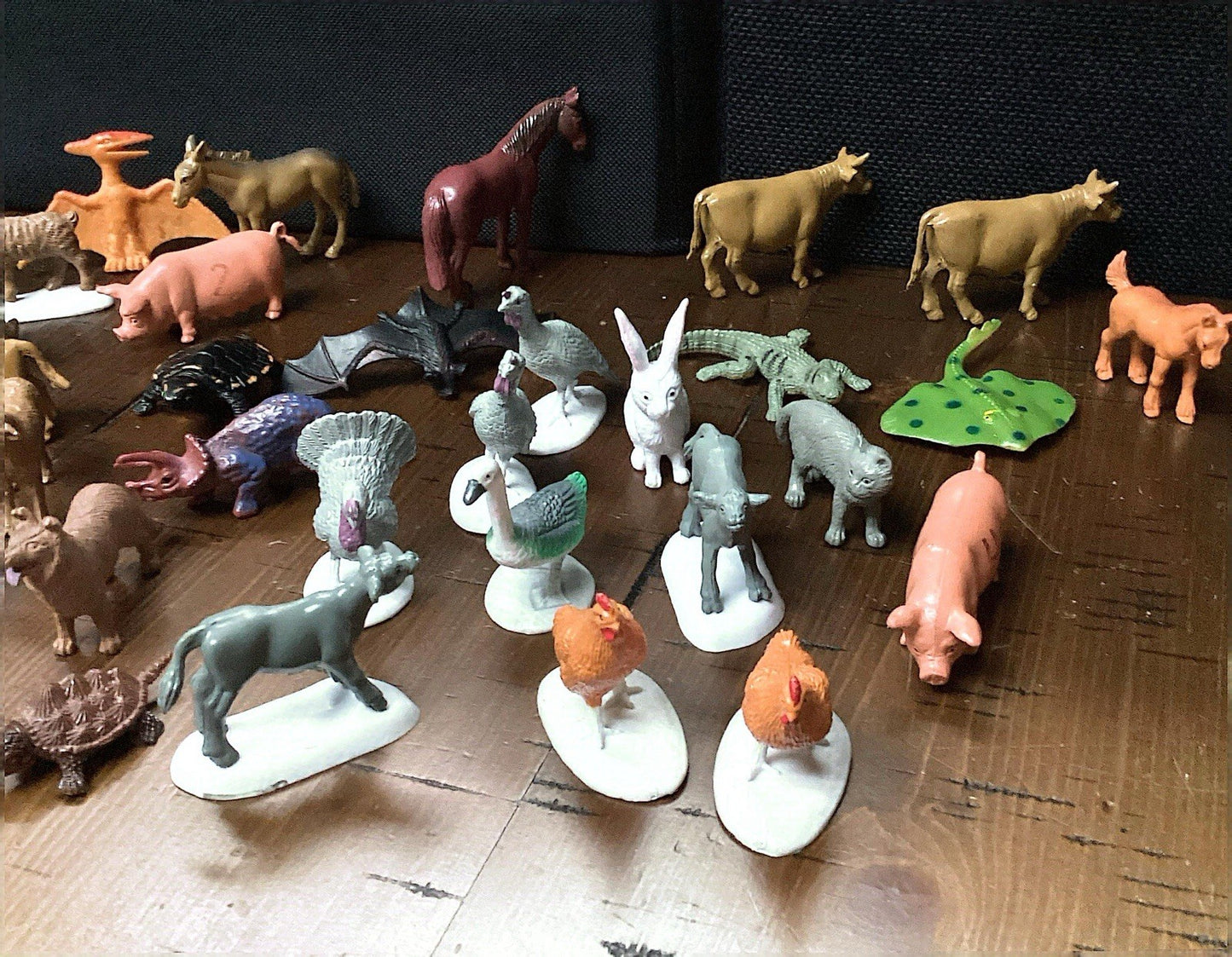 Vintage Large Lot Plastic Farm Animals, Dinosaurs, Animals